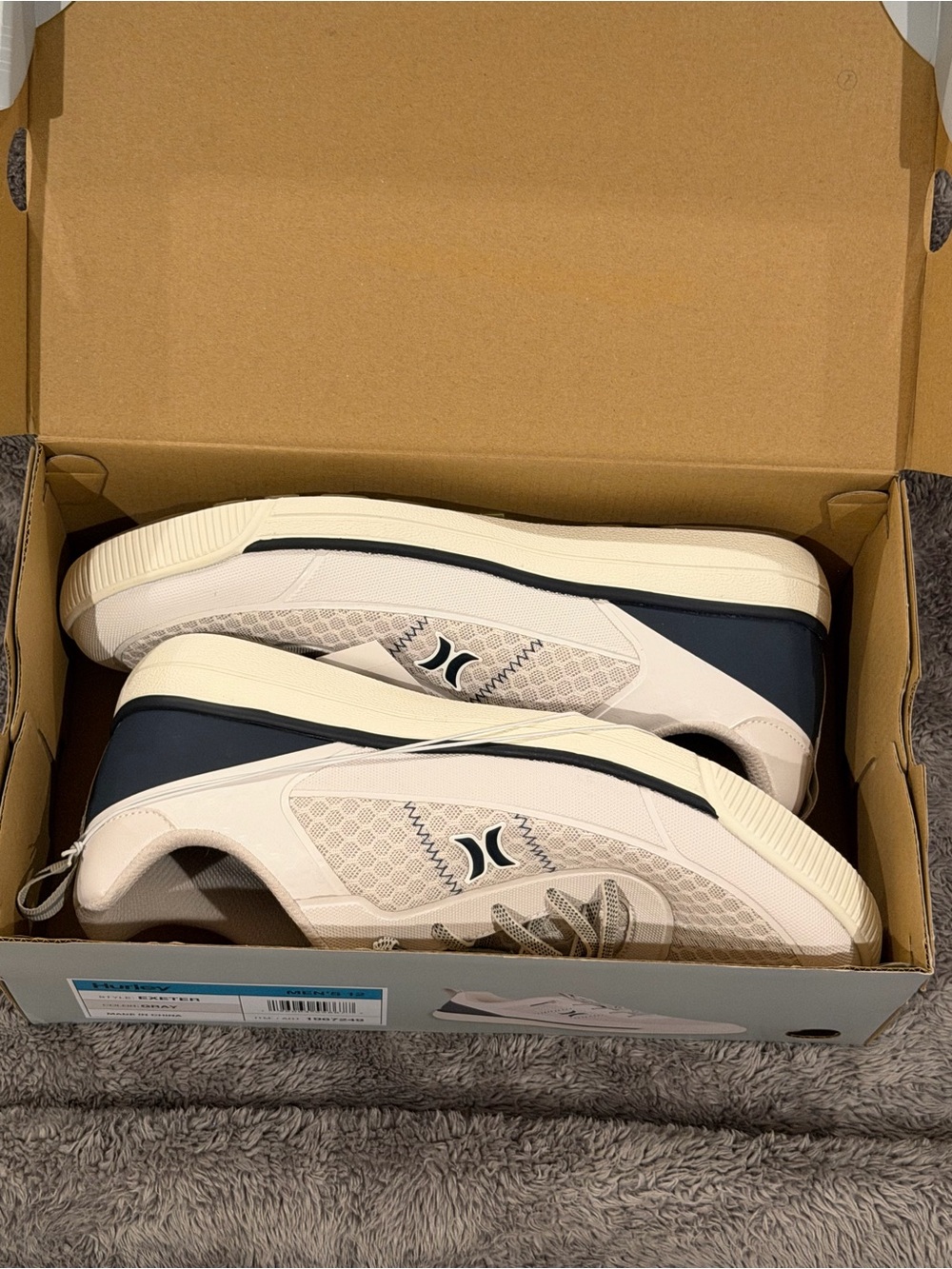 NWT Hurley Men’s Slip-On Sneakers in Beige and Navy